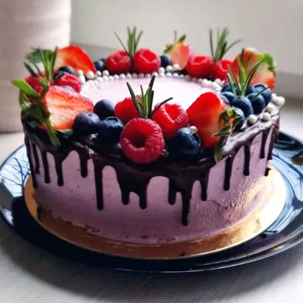 Torte Bezē ar biezpiena-ogu krēmu (ar saldinātāju) 1 Torte Bezē ar biezpiena-ogu krēmu