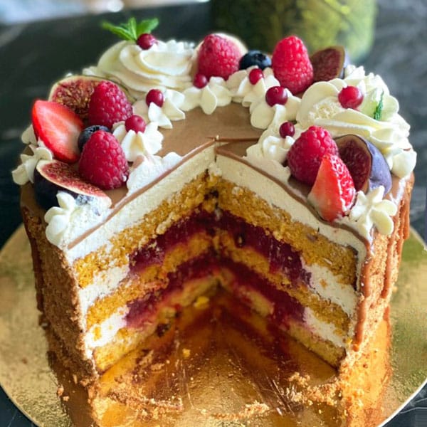 Burkānu torte ar brūkleņu – ābolu pildījumu (bez glutēna)