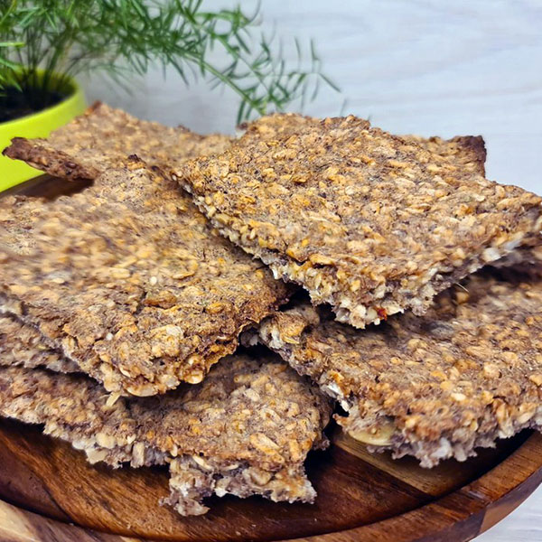 Gardie auzu pārslu un sēkliņu krekeri 1 Вкусные крекеры из овсяных хлопьев и семян