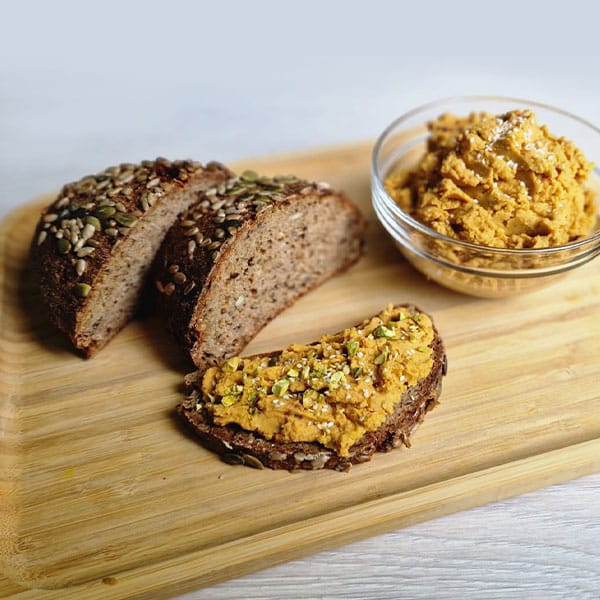Pilngraudu maize ar sēkliņām 1 Wholemeal bread with seeds
