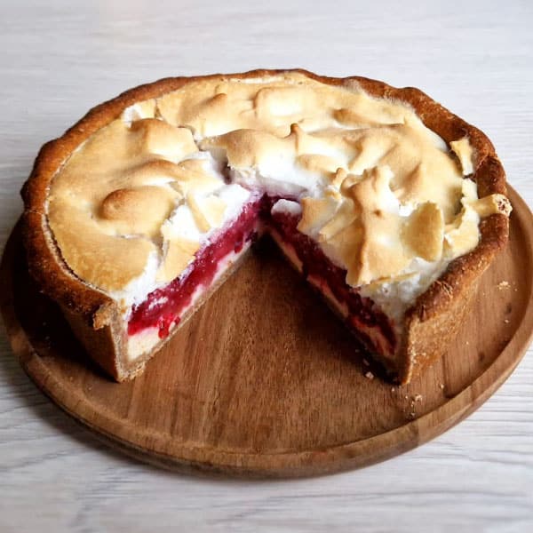 Brūkleņu ābolu tarte ar bezē "cepurīti” 1 Brūkleņu ābolu tarte ar bezē cepurīti