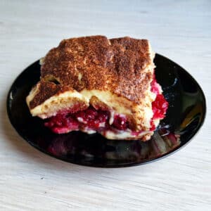 Par mani 9 Ķiršu tiramisu ar vārīto vaniļas krēmu