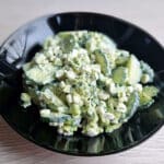 Salāti ar mājas sieru gurķi un avokado