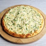 Сырная пицца с вареными яйцами