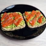 Tunča maizīte ar avokado un foreli