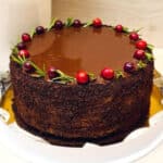 Torte Šokolādes rapsodija ar dzērvenēm