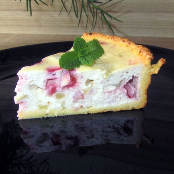 Zemeņu un rabarberu un tarte 1 Strawberry and Rhubarb Tart