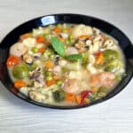 Vegetable soup with seafood
