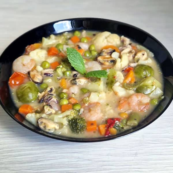 Dārzeņu zupa ar jūras veltēm 1 Vegetable soup with seafood